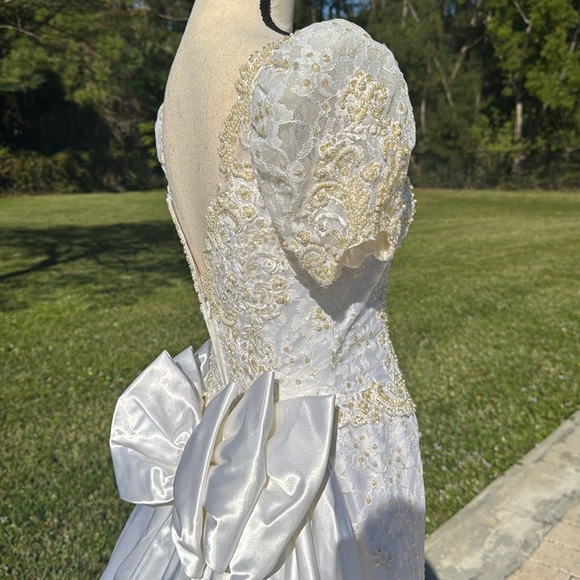90s Mori Lee wedding gown. Size small. - Picture 7 of 11